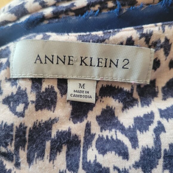 Anne Klein 2 Womens M Blue & White Animal Print Long Sleeve Nightgown - Picture 3 of 3